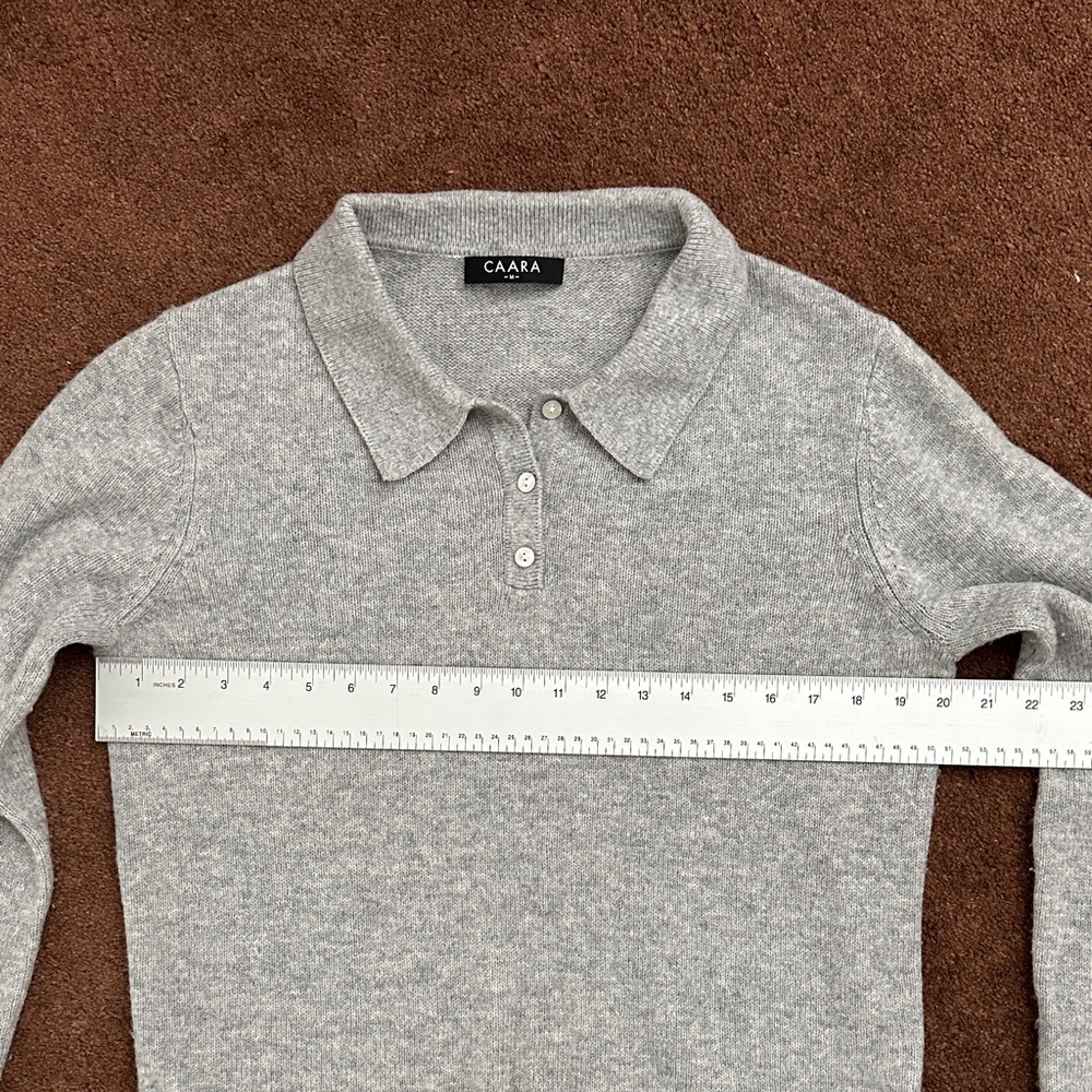 Few Moda CAARA Gray Collared Sweater size M 100% wool - Picture 4 of 6